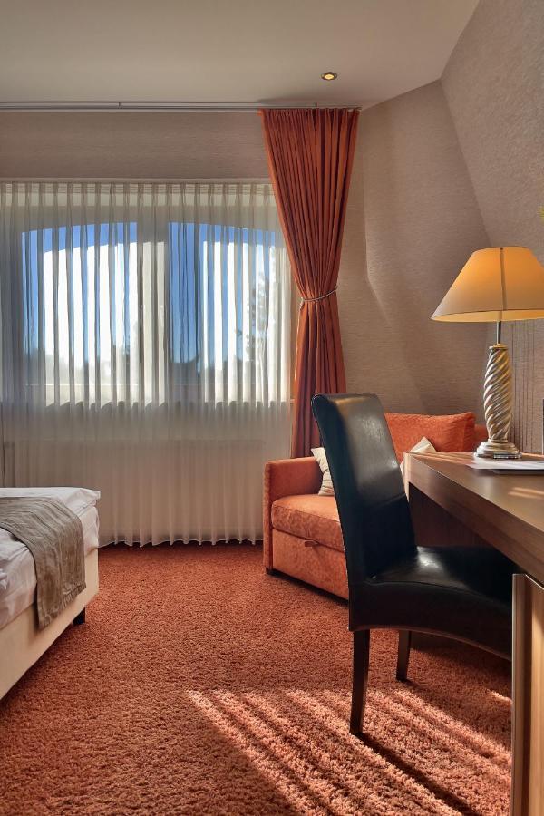 Art-Hotel Braun Kirchheimbolanden Exteriör bild
